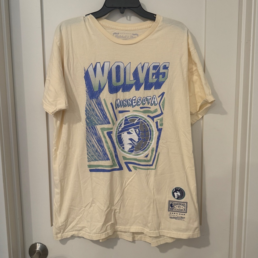 Mitchell & Ness Minnesota Timberwolves Hardwood Classics Graphic Tee Cream XL